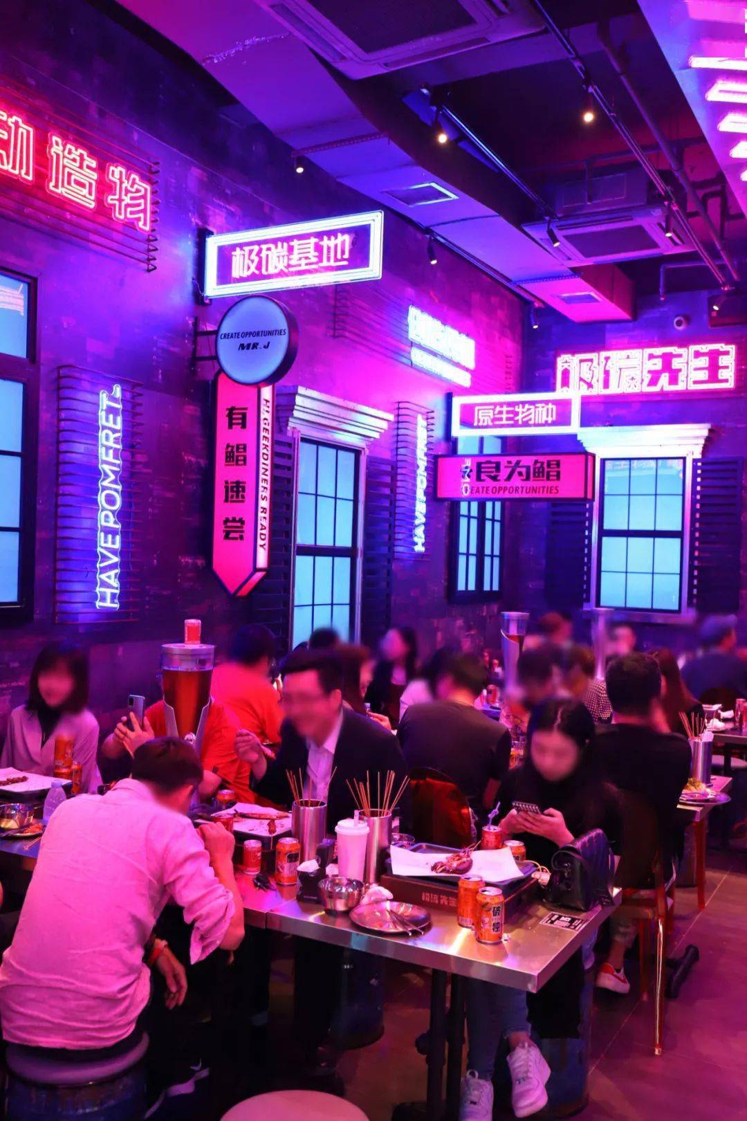 鲳鱼|还一堆人叫好！福州这个老板“逼良为鲳”