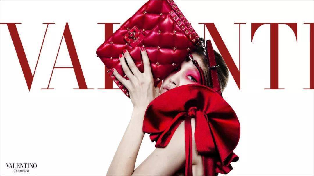 冒险|Pantone发布“月经红”色号,充满活力和冒险精神的红色是如何“驰骋”整个时尚界的？