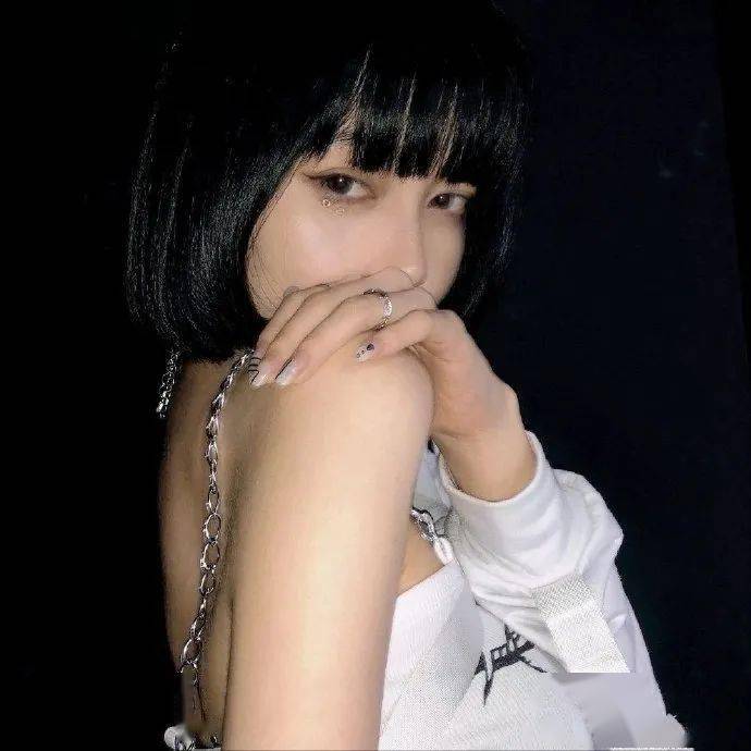 女生头像 把心放冷一点