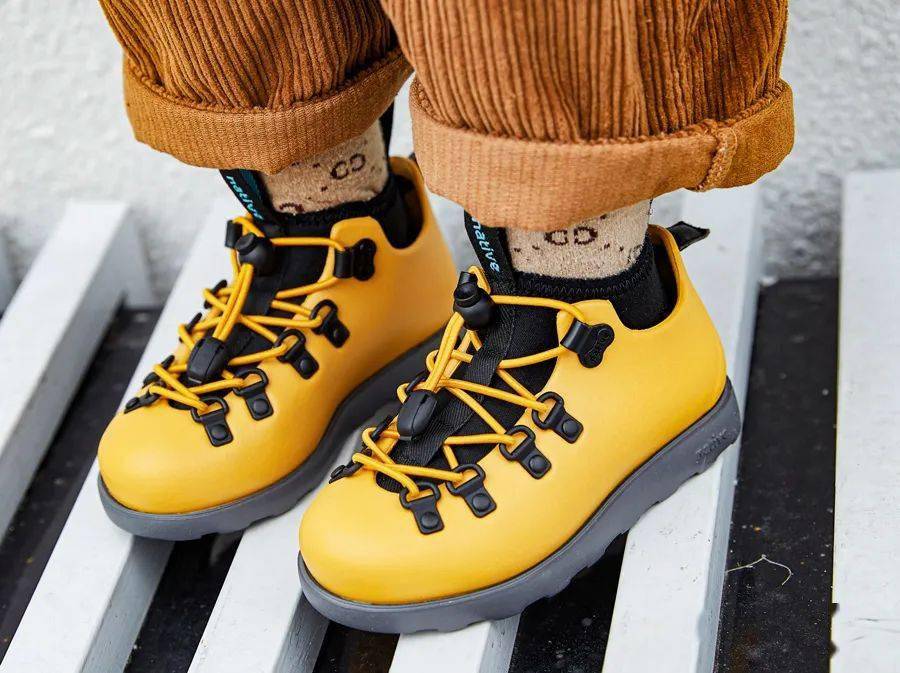 鞋子|好物推荐 | 来自加拿大的马丁靴，轻便保暖，不怕水，大人小孩一起穿！