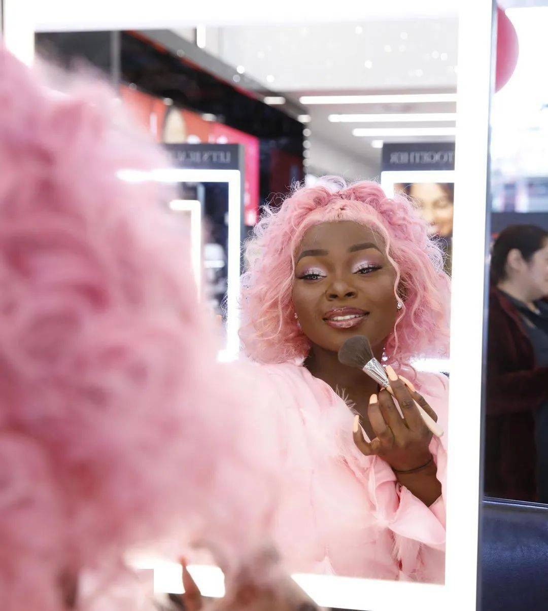 女童|非洲部落9岁毁容女童接受“换头术”，15年后现状曝光看哭网友：这才是顶级美人！