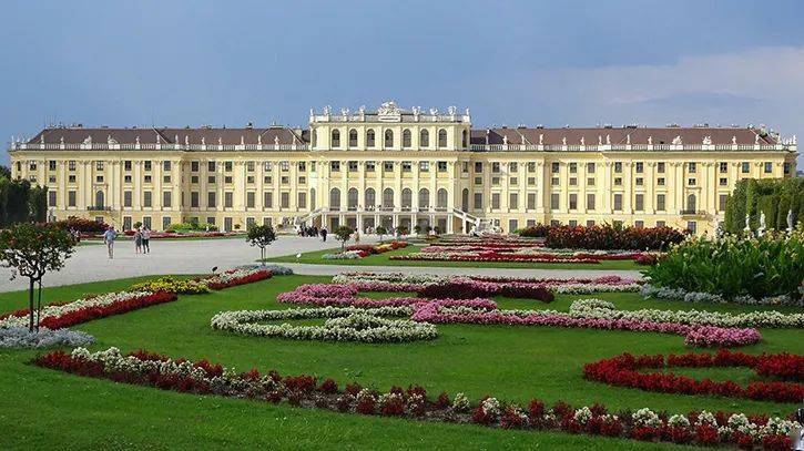 意大利有知名且规模宏大的宫殿建筑么?