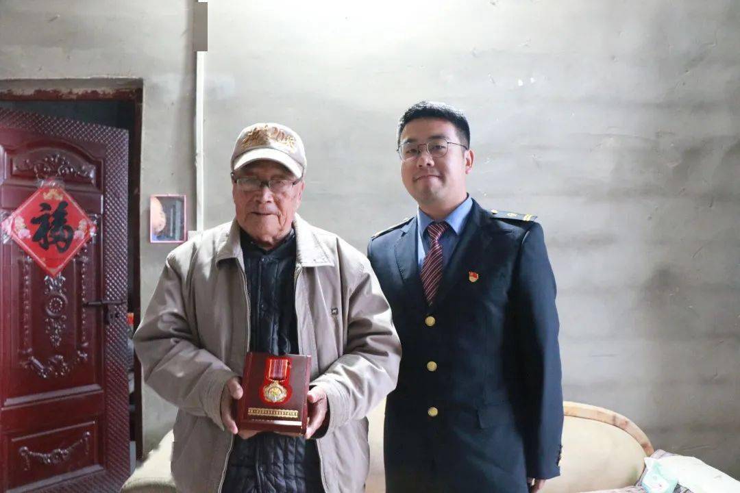 杨景德 91岁