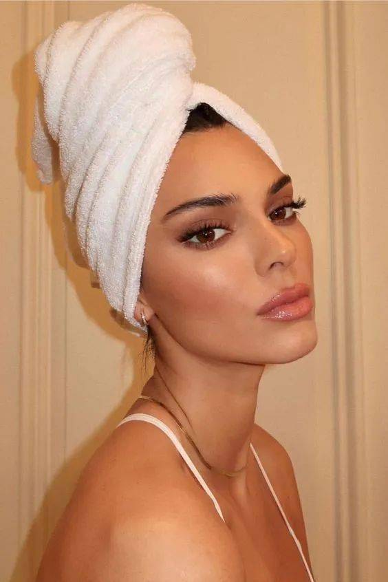 头皮|她一甩头发，我的心跳就跟着漏了一拍！