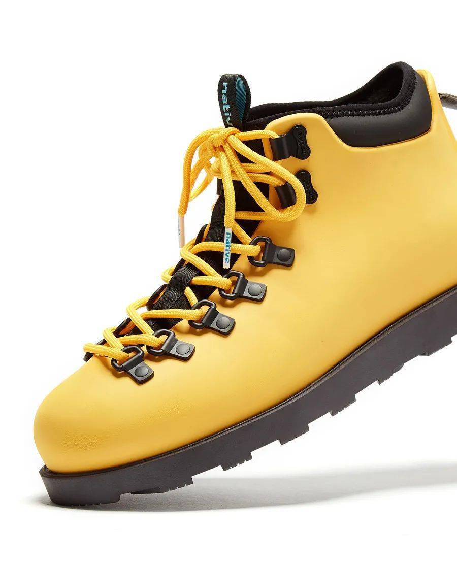 鞋子|好物推荐 | 来自加拿大的马丁靴，轻便保暖，不怕水，大人小孩一起穿！