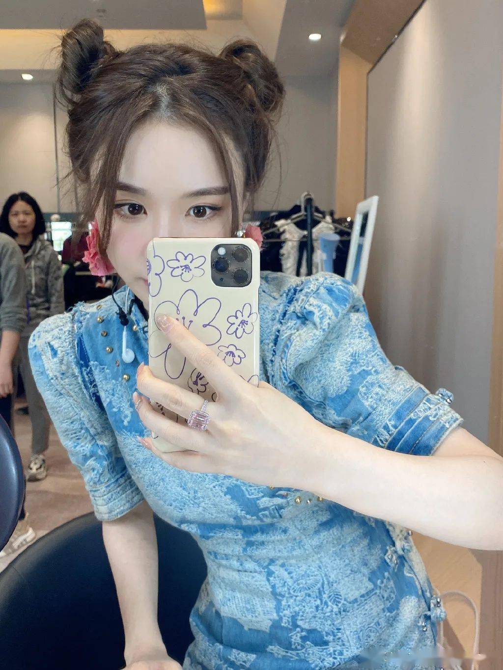 直播|李佳琦薇娅一夜卖70亿？雪莉趁机下场内涵却反被全网嘲？