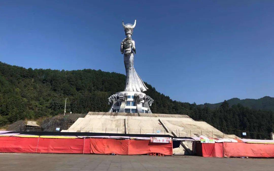 10月24日,建设方剑河县仰阿莎旅游投资开发有限责任公司(下称仰阿莎旅