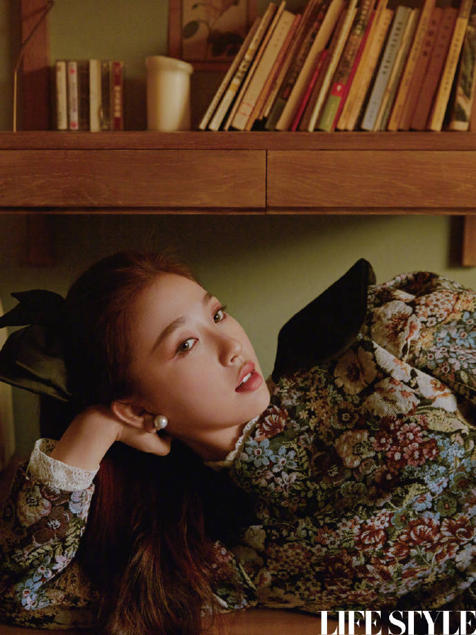 时光|明媚的秋日午后时光下 可爱少女虞书欣