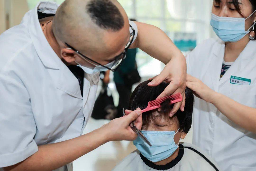 乳腺肿瘤医院排名_乳腺肿瘤图片