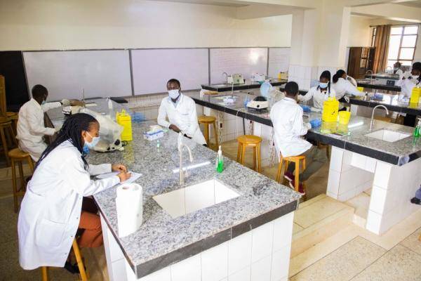 大学|卢旺达部分学校复课