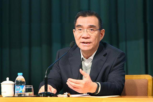 GDP温铁军_温铁军年轻照片