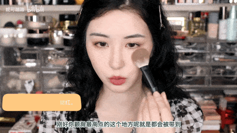框架|谁说大框架脸就不美了？她明明好看得令人叫绝！
