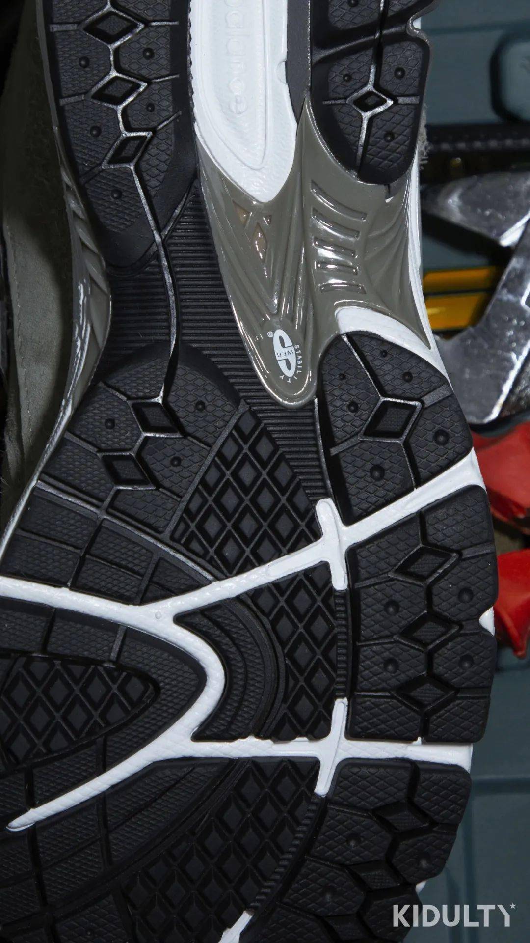 Balance|尾花大辅带来的 NB 三方联名,果然不会让人失望