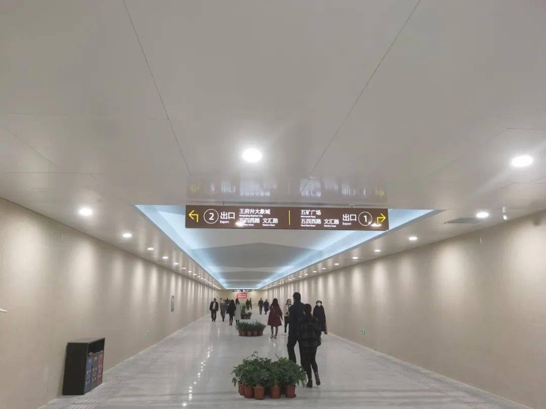 西宁海湖新区5条地下通道建成_过街通道