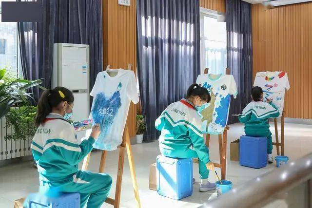 2020百万亿gdp_近十年中国gdp增长图(3)