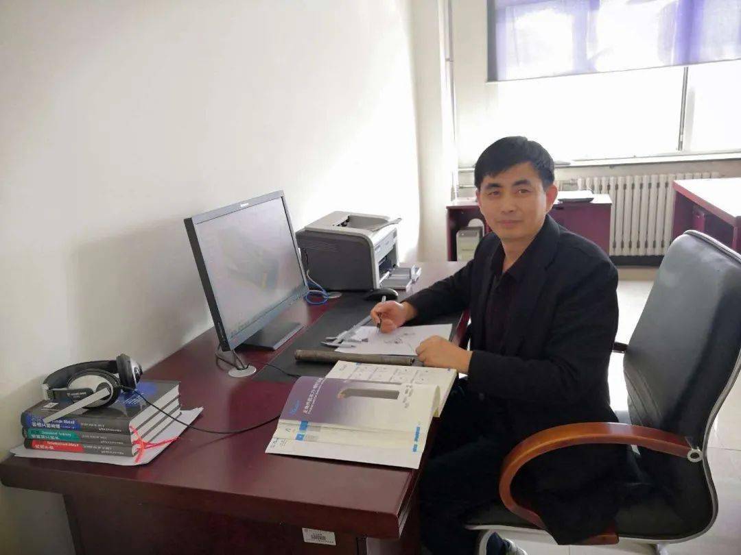我校申报的一位机械行业大师成功入选教育部首批产业
