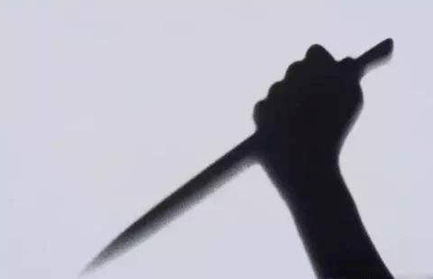 太残忍了!广西一对母女被男子当街捅伤,倒地后还不放过又连捅数刀
