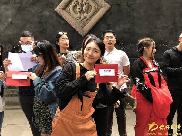 online|青春online行两岸进行时 走进成都武侯祠感受三国韵味