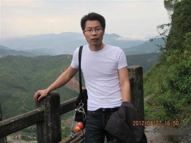 2020年秋,第二届"赖清华奖教奖学金"颁奖仪式在安远一中正式启动