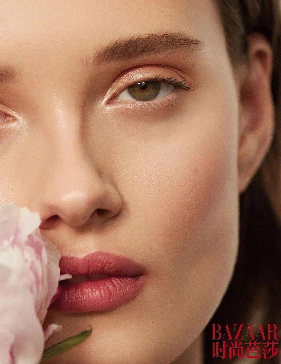 闹钟|每天三个闹钟只为多睡十分钟?四个上妆小技巧让你晚起也精致!