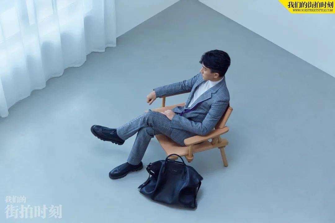 时装|胡杏儿 唐艺昕 张梓琳 TA们的穿搭满足你的秋日绮想吗？