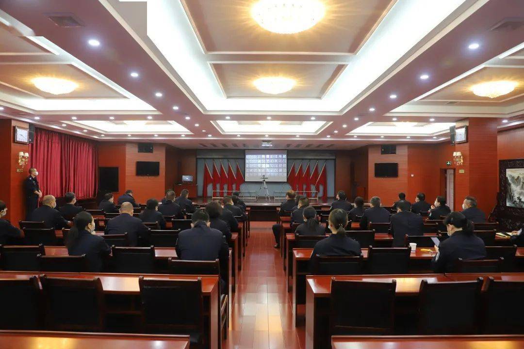 警示教育 | 南昌监狱组织民警观看警示教育专题片