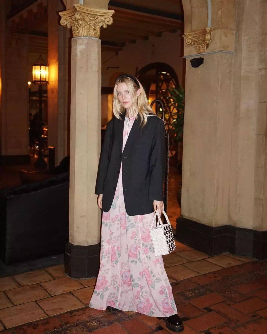 余热|入秋，针织衫不薄不厚，刚好可以平衡的余热。