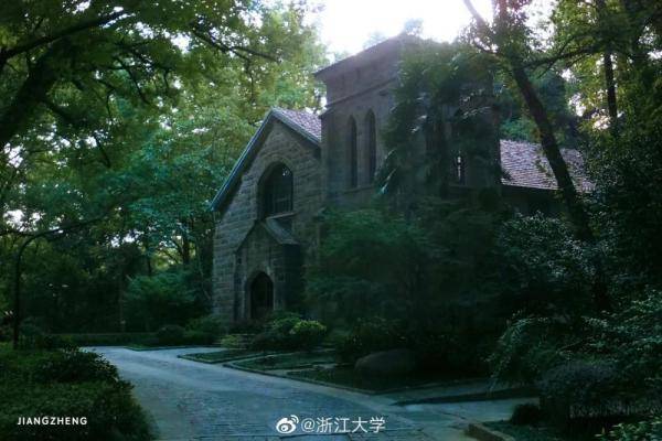 秋景大|高校秋景大赏丨想在春天种下一片色彩 在秋天送给你