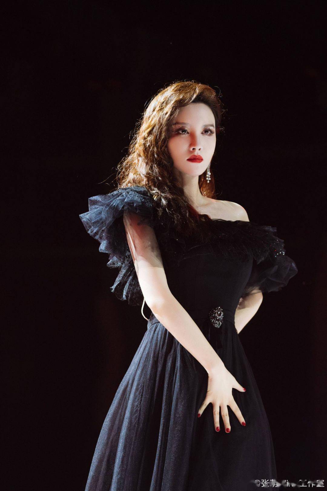 羊毛|撩个头发都风情万种？杨幂真是好港一女的！