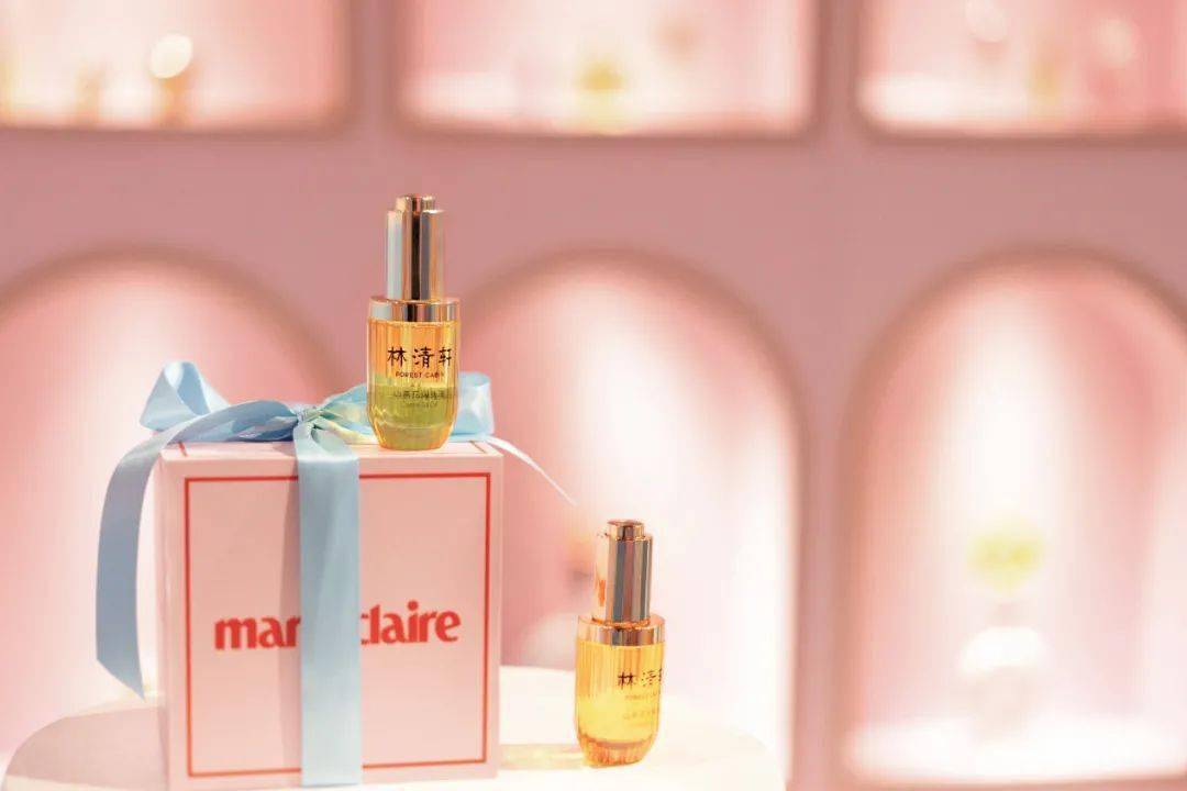 宝瓶|瑞丽、芭莎……5大权威时尚媒体今年都宠爱的“发光宝瓶”是什么？