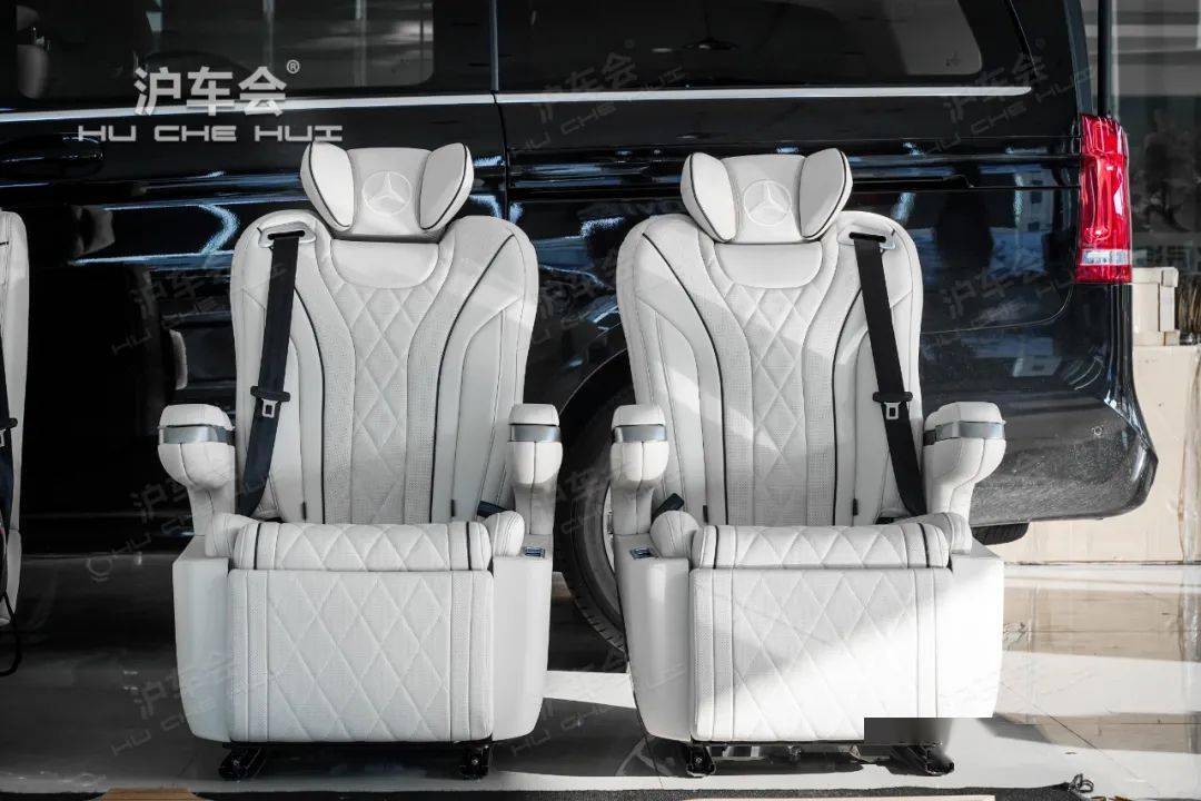 奔驰Benz V260升级 -中排航空座椅 后排沙发床 巴西柚木地板 Nappa皮包覆 铝合金踏板_搜狐汽车_搜狐网