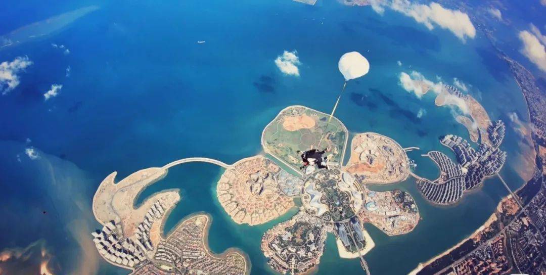 海花岛高空跳伞景色圣比棕榈岛美不胜收