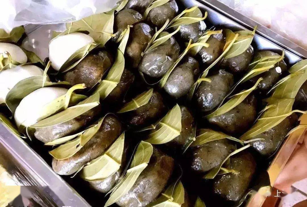 觅食地点:赤坎区潮州塘三角花圈红绿灯旁(阿婆田艾籺) 炭烧生蚝