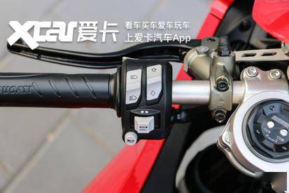 什么是单摇臂双摇臂 5be0ef816fe8447fa446b923ec9e80f0.jpeg