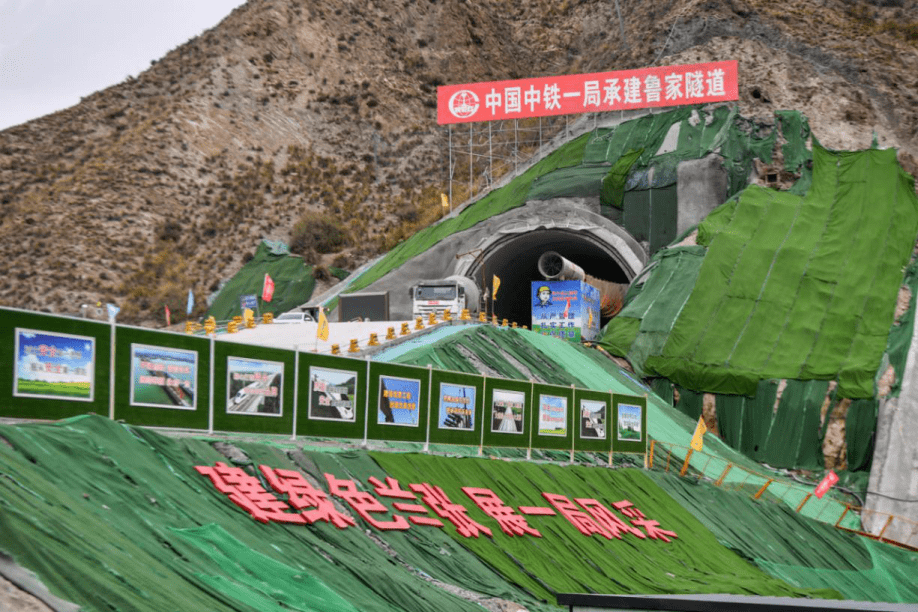 "大兵团作战"的典范——兰张三四线铁路项目建设侧记