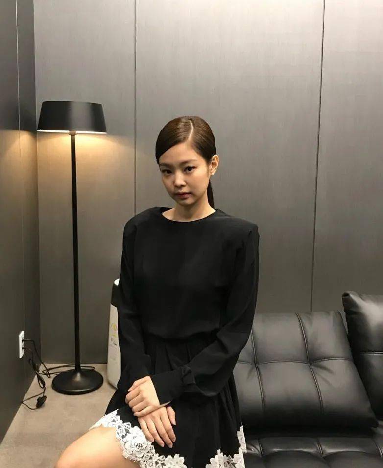 头发|Jennie精致到头发丝的秘密，终于被我扒出来了！