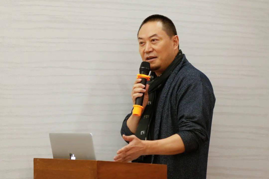 中国美术学院手工艺术学院党总支书记,副院长李玉普主持开班仪式