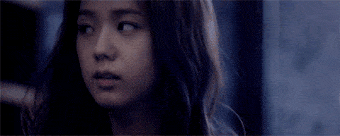 这个是出道前 和现在就都没差(p8) - 笑起来的样子太好看了 - 在mv