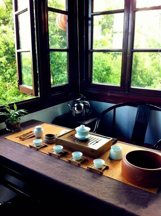 纷杂的俗事人情 错综的人际关系 每每这个时候 都希望有一间宁静的小
