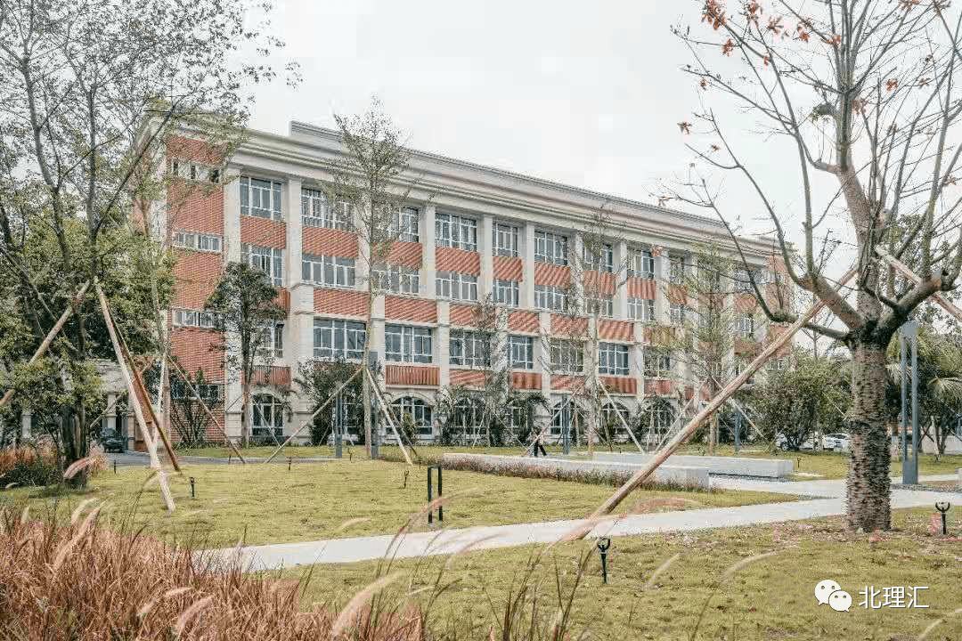 北理珠与你,平分秋色