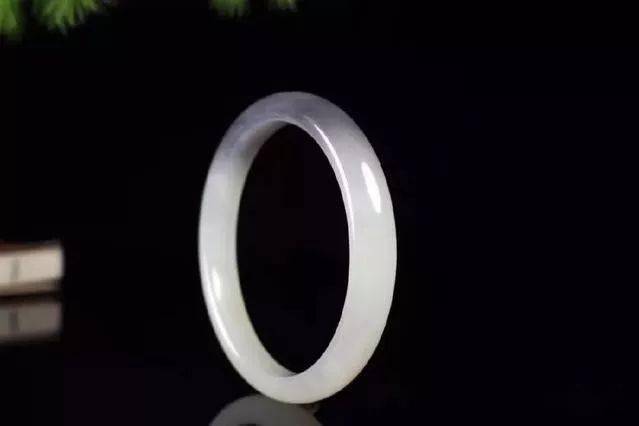 女人|聪明的女人 选择玉石来点缀自己