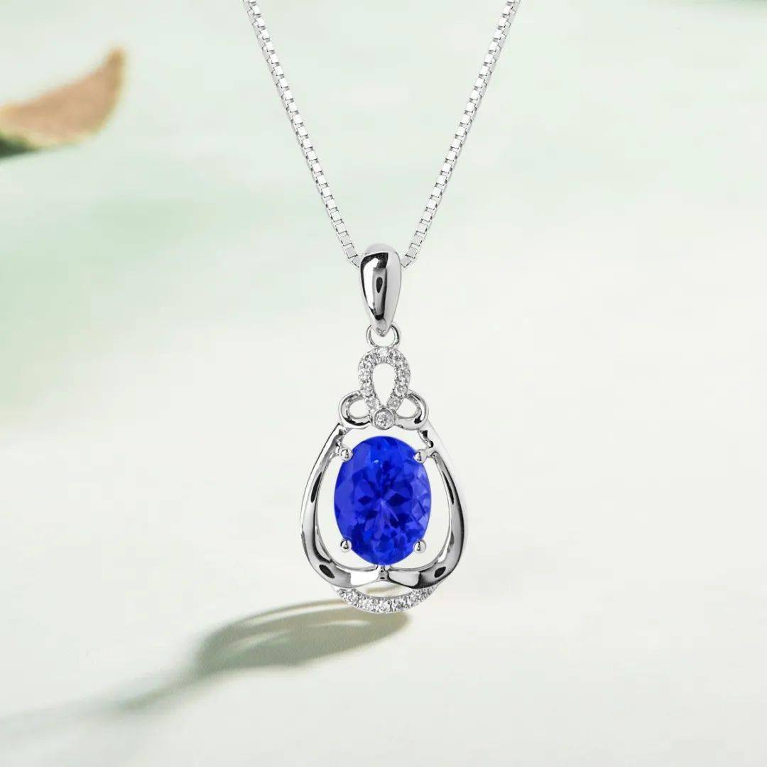 宝姐|宝姐：家有4妻30娃的他，挖出3块坦桑石获利77.44亿！这石头真致富……