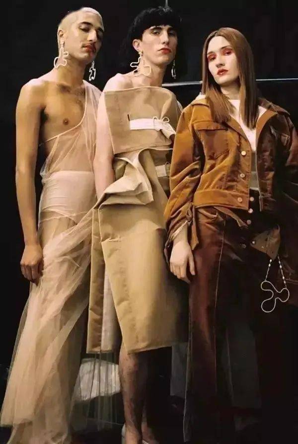 Art|来自“跨性别者”独特的穿衣方式，“我们不在乎时尚界想要什么，只想要做自己。