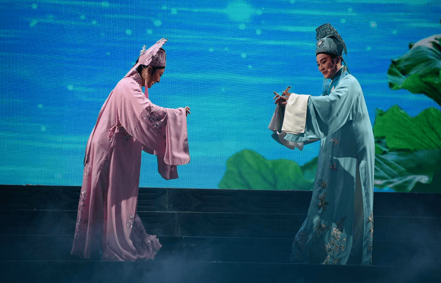 钢琴协奏曲《梁祝》+越剧名段《梁祝 十八相送》昆曲名段《牡丹亭-惊梦》+