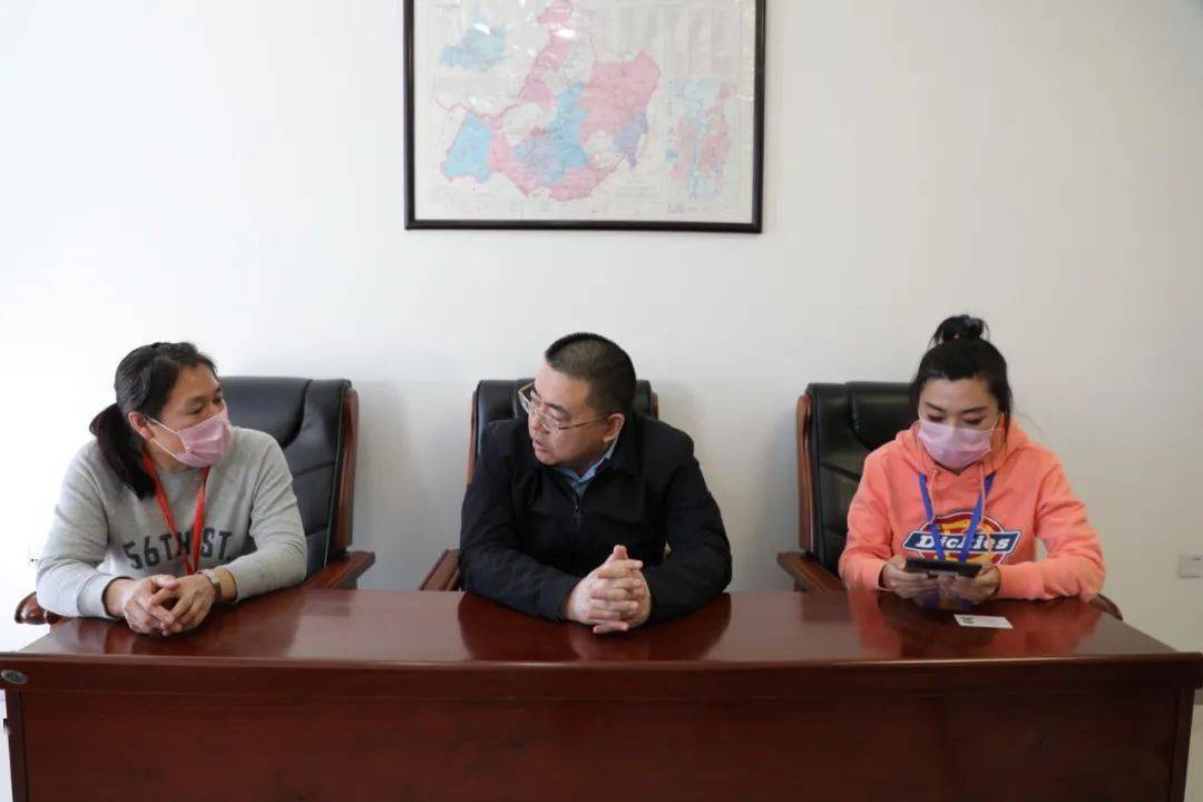 市委副书记,市长岳国栋参加第七次全国人口普查现场登记并深入洼堤乡