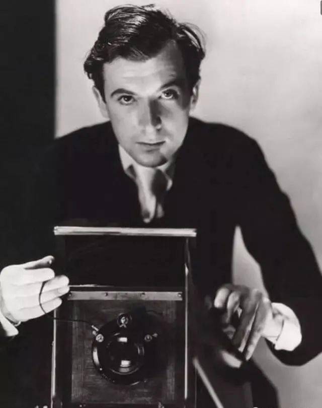 品位|一个女人需要两样东西，品位和惊艳