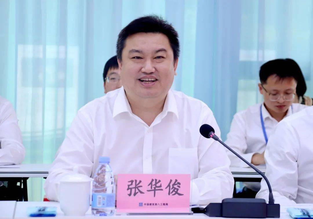 促进项目管理水平提升,华南公司一行还深入深圳市新华医院项目考察