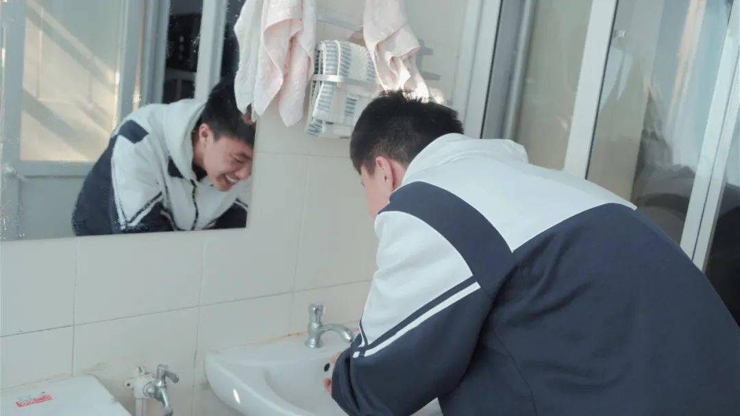 淄博六中学生宿舍什么样走一起去看看
