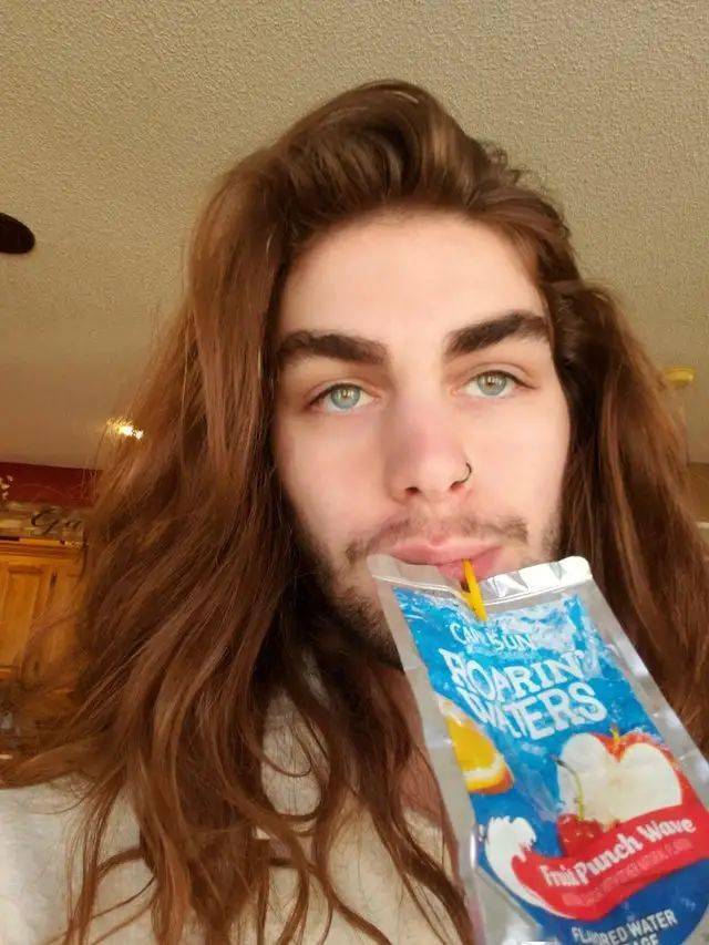 长发|一群喜欢留长发的男生各种po自拍，有些居然性感又妩媚啊！