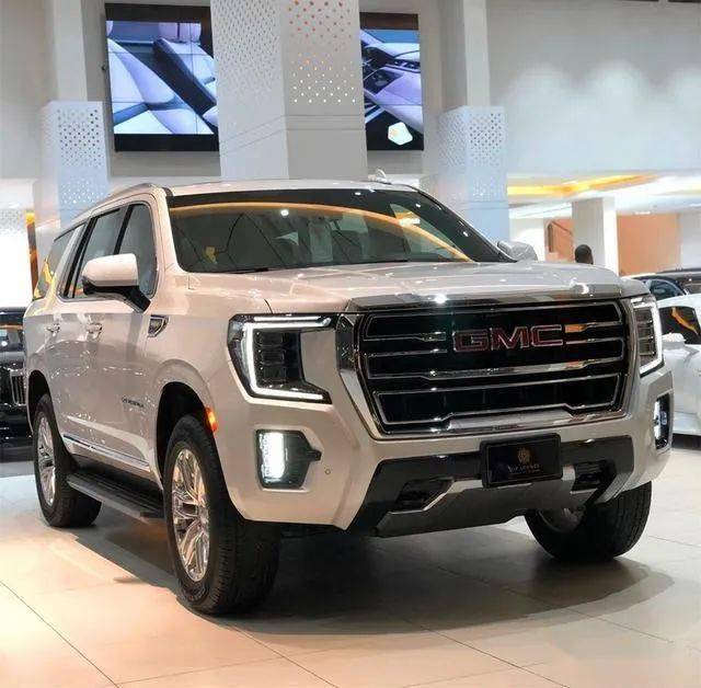 真正的大7座SUV,新的GMC育空越野版,带飓风转弯